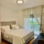 Cecilia Apartment, Private Parking Included Appartamento *