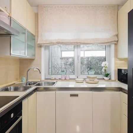 Cecilia Apartment, Private Parking Included *
