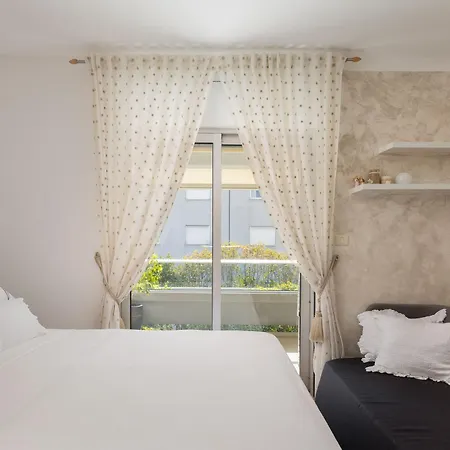 Cecilia Apartment, Private Parking Included Apartamento