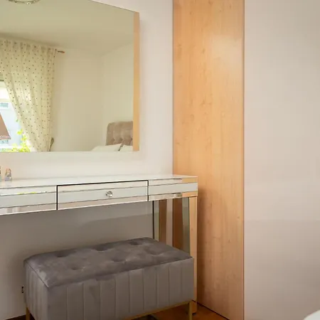 Apartamento Cecilia Apartment, Private Parking Included