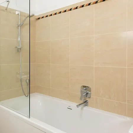 Cecilia Apartment, Private Parking Included Split