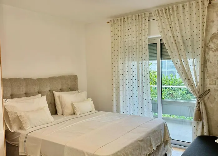 Cecilia Apartment, Private Parking Included Appartement *