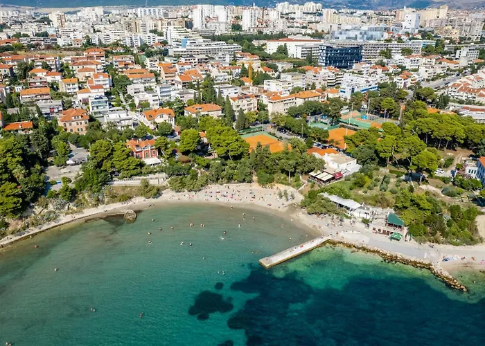 Appartement Cecilia Apartment, Private Parking Included *