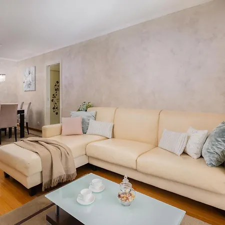 Апартаменты Cecilia Apartment, Private Parking Included Сплит